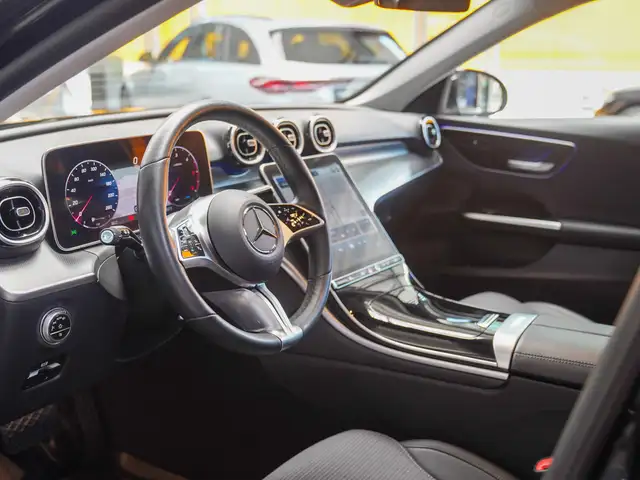 Mercedes-Benz C-Class view 13