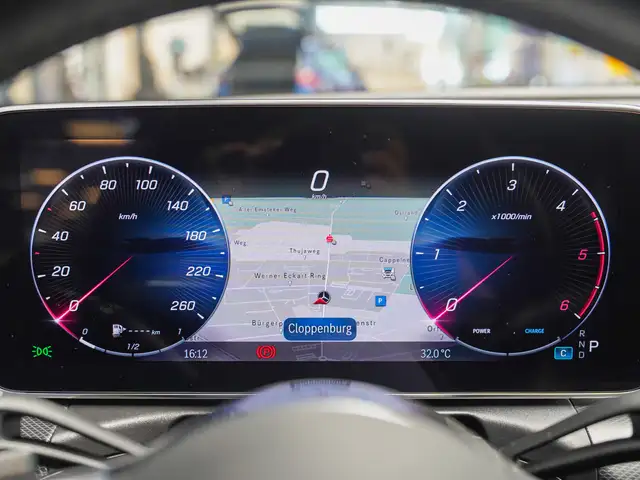 Mercedes-Benz C-Class view 15