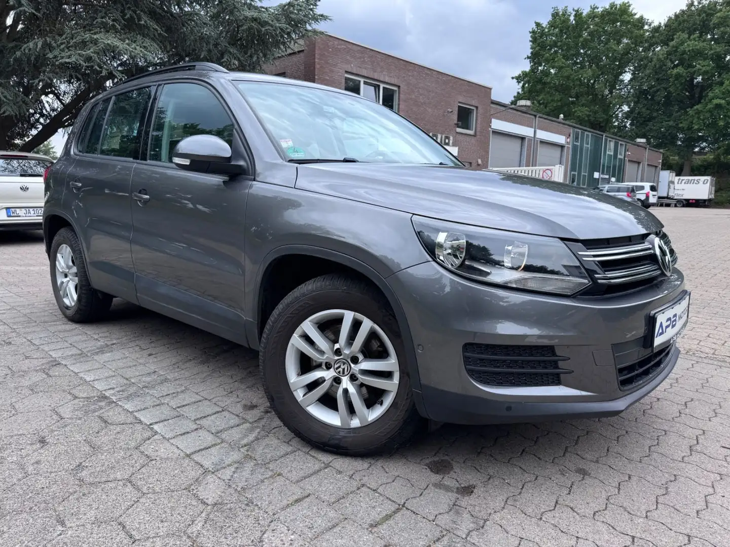 Volkswagen Tiguan TIGUAN BMT SITZHZG. PARK-ASSIST ALU SCHECKHEFT Grau - 1