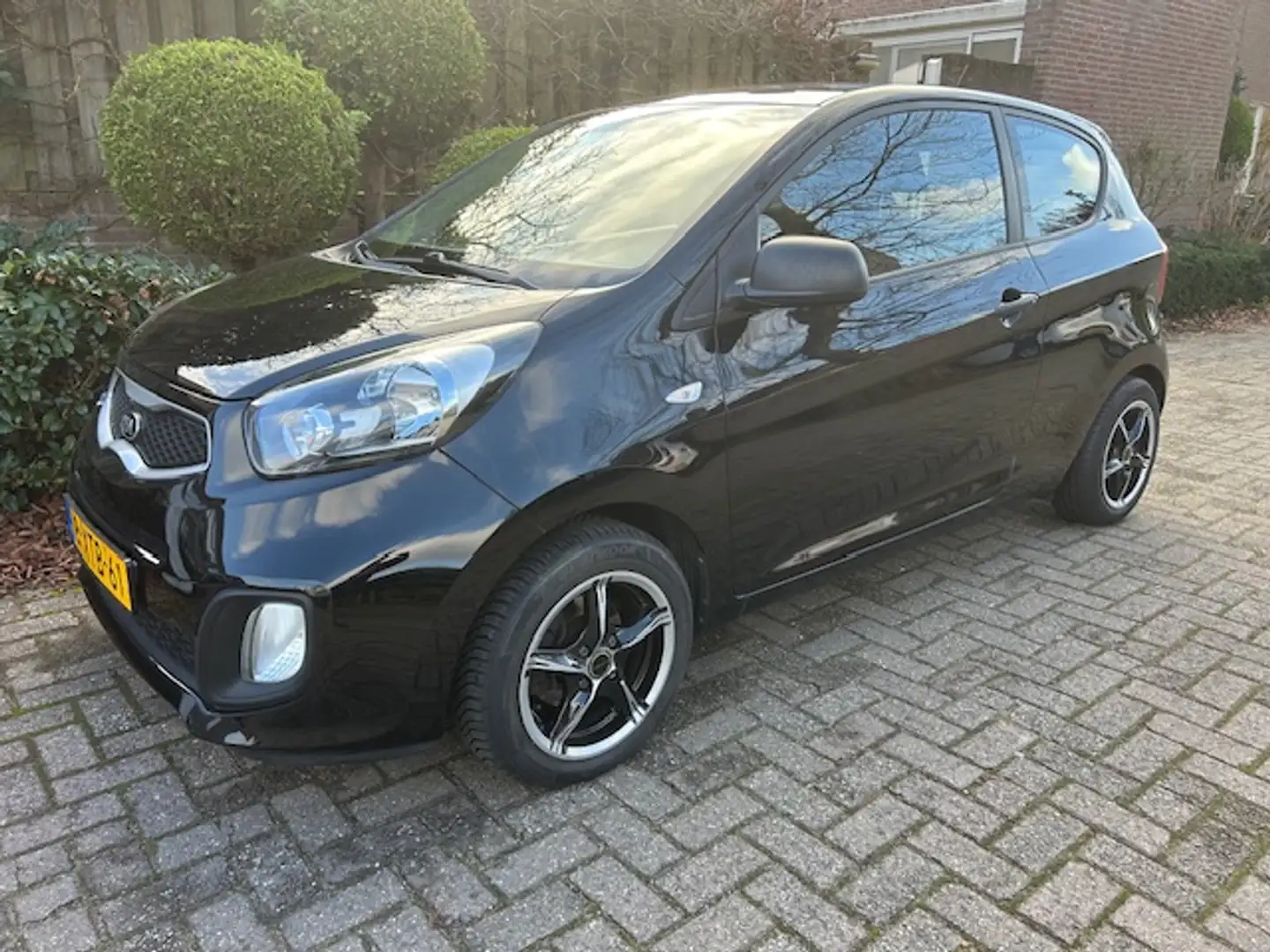 Kia Picanto 1.0 CVVT BusinessLine Airco/ Orig NL auto/ met NAP Zwart - 2