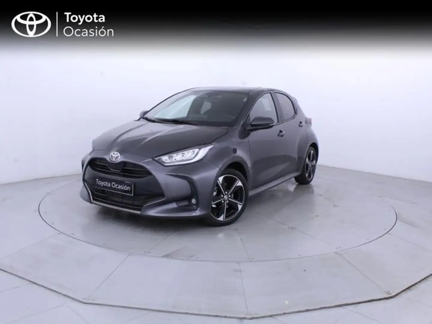 Toyota Yaris 120H 1.5 Style Gris - 1
