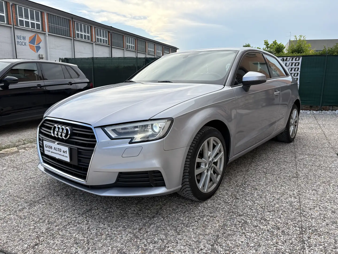 Audi A3 1.6 tdi Business 110cv s-tronic E6 Zilver - 1