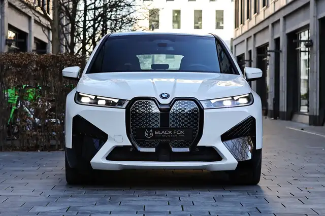 BMW Ix view 7