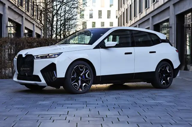 BMW Ix main image