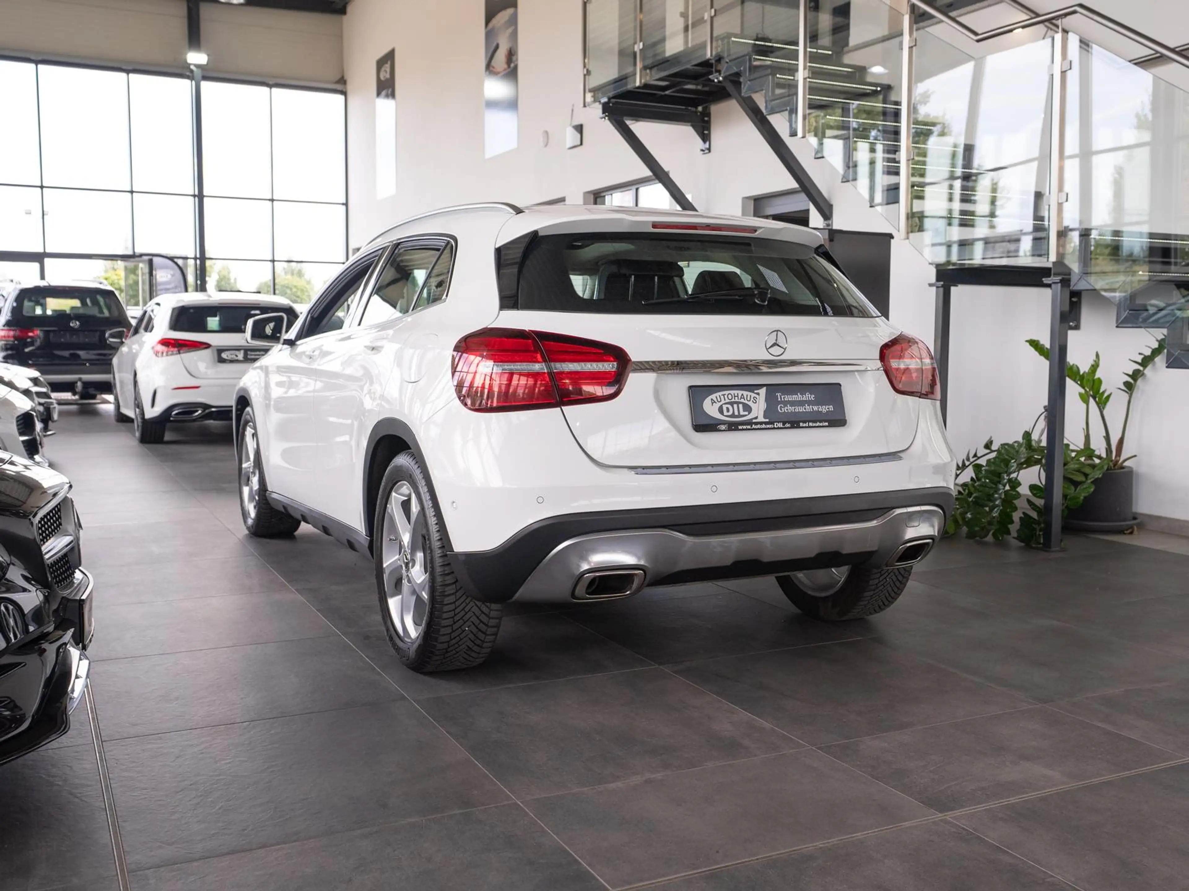Mercedes-Benz GLA 180 GLA 180 (156.942) 1.6 KAT — photo 5