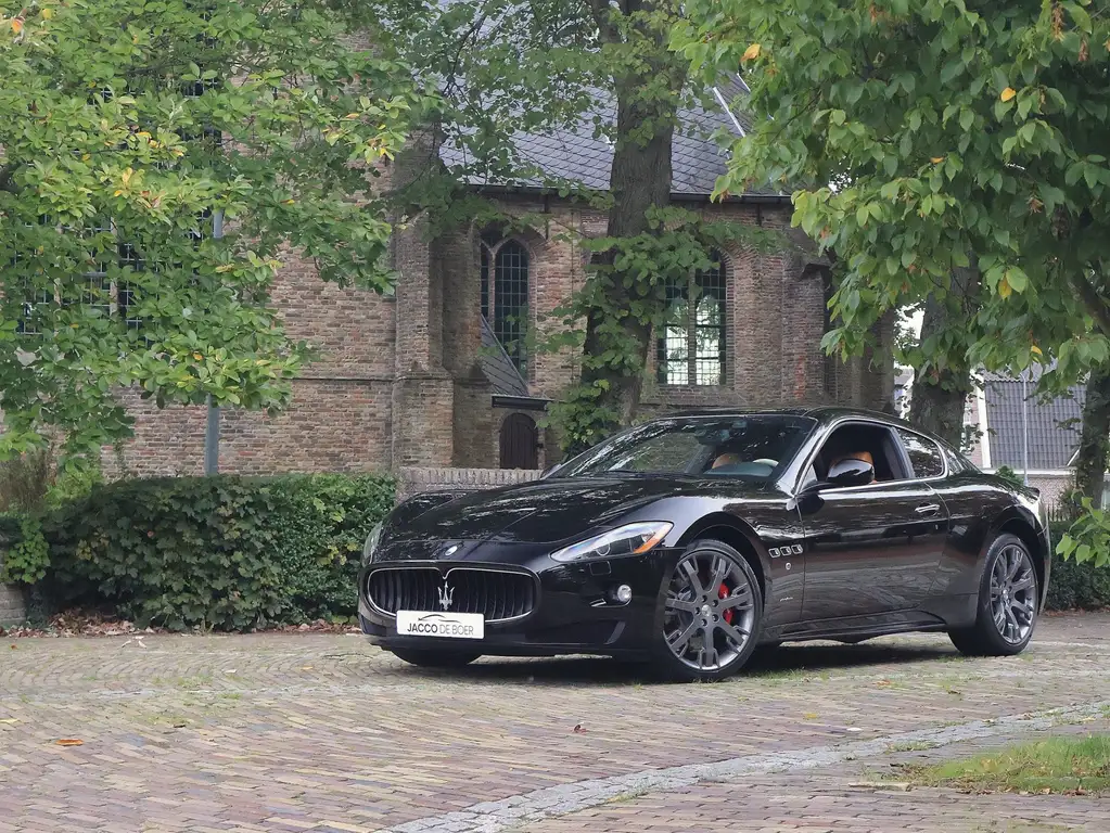 Maserati GranTurismo 2010 из Европы — купить под ключ