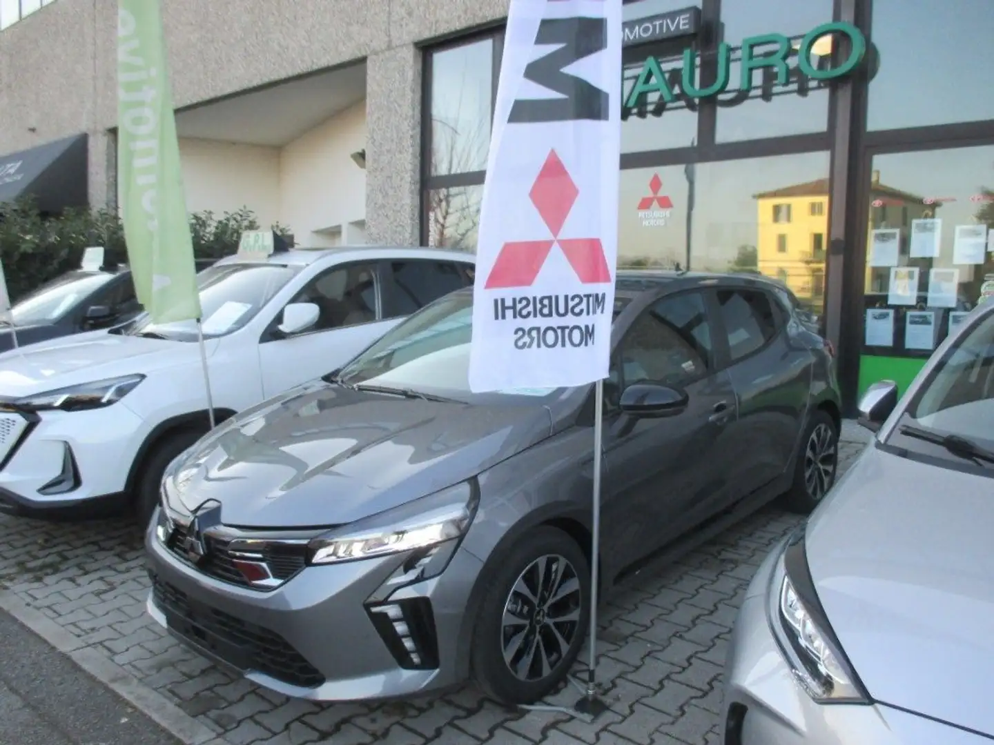 Mitsubishi Colt 1.0L 65 CV Invite - NEOPATENTATI Gris - 1
