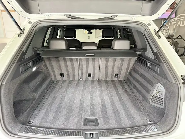 Volkswagen Touareg 4Motion V6 TDI  R-Line Aut.*BLACK-EDITION*WENIG... Ansicht 48