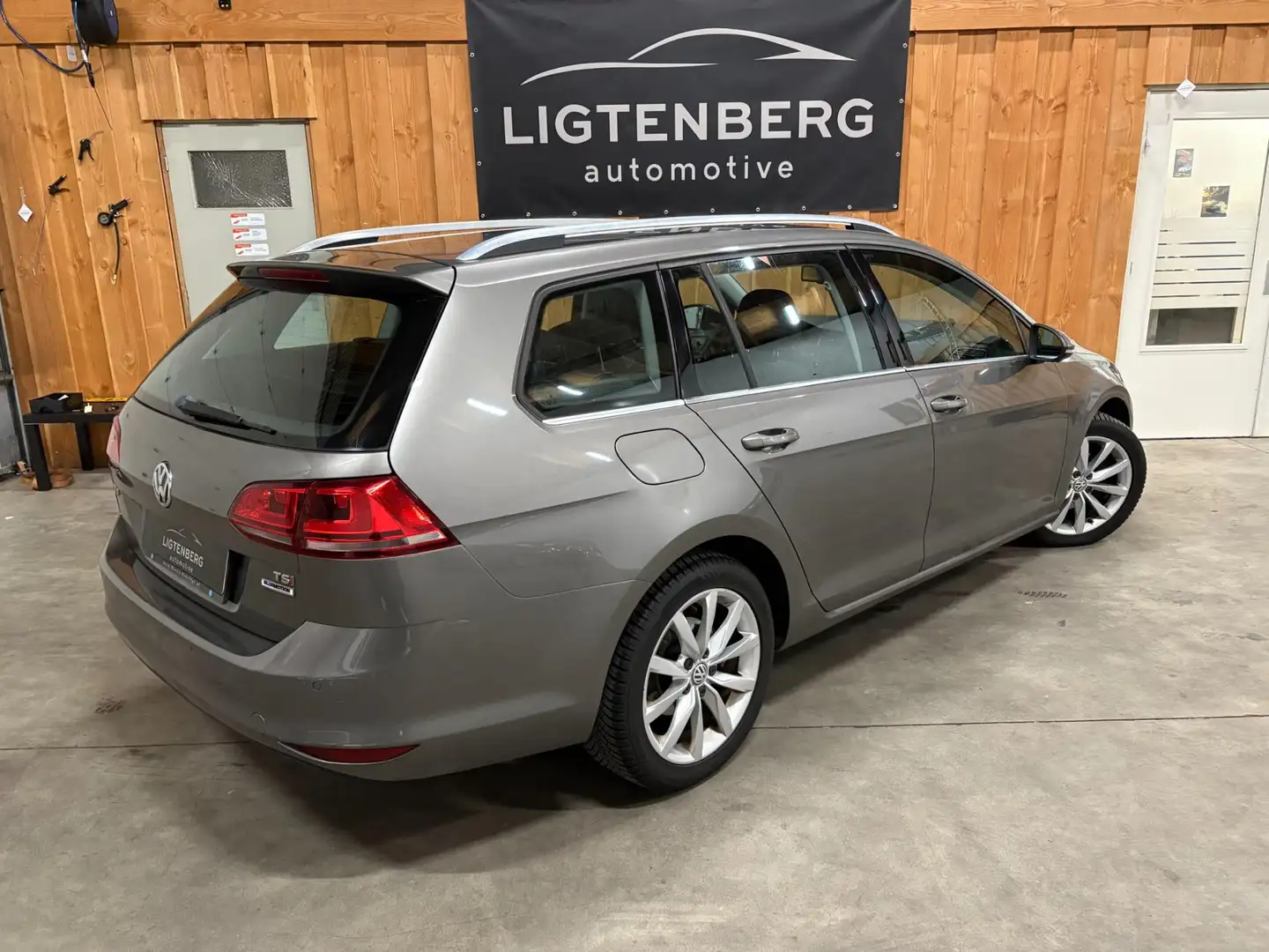 Volkswagen Golf Variant 1.4 TSI Business Edition Connected Grijs - 2