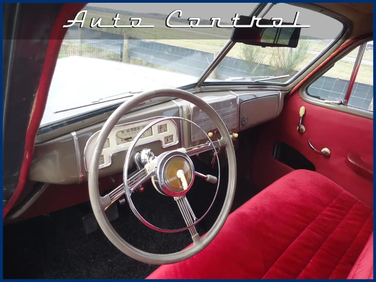 Standard Vanguard Saloon LHD 1946, foto 3