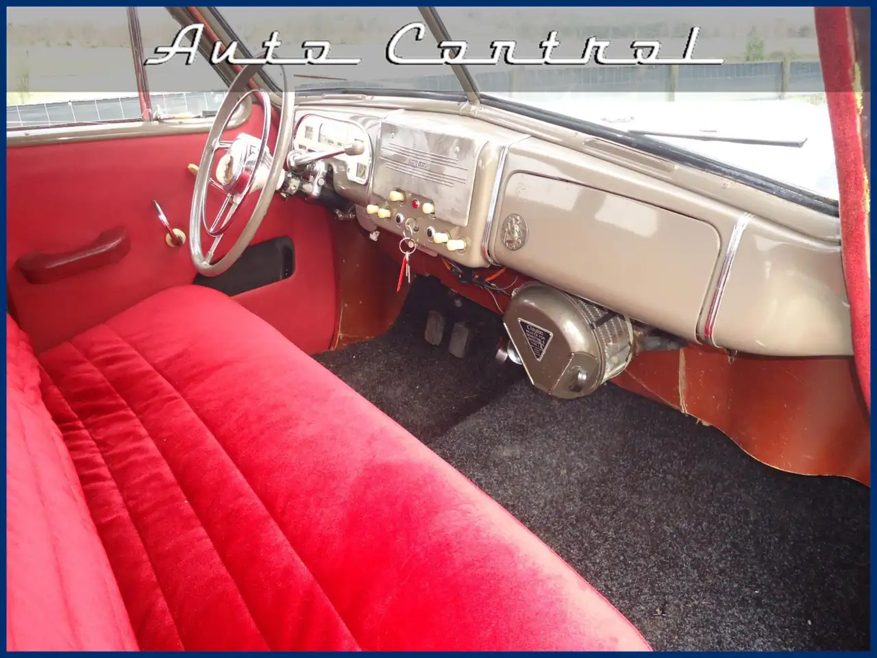 Standard Vanguard Saloon LHD 1946, foto 8