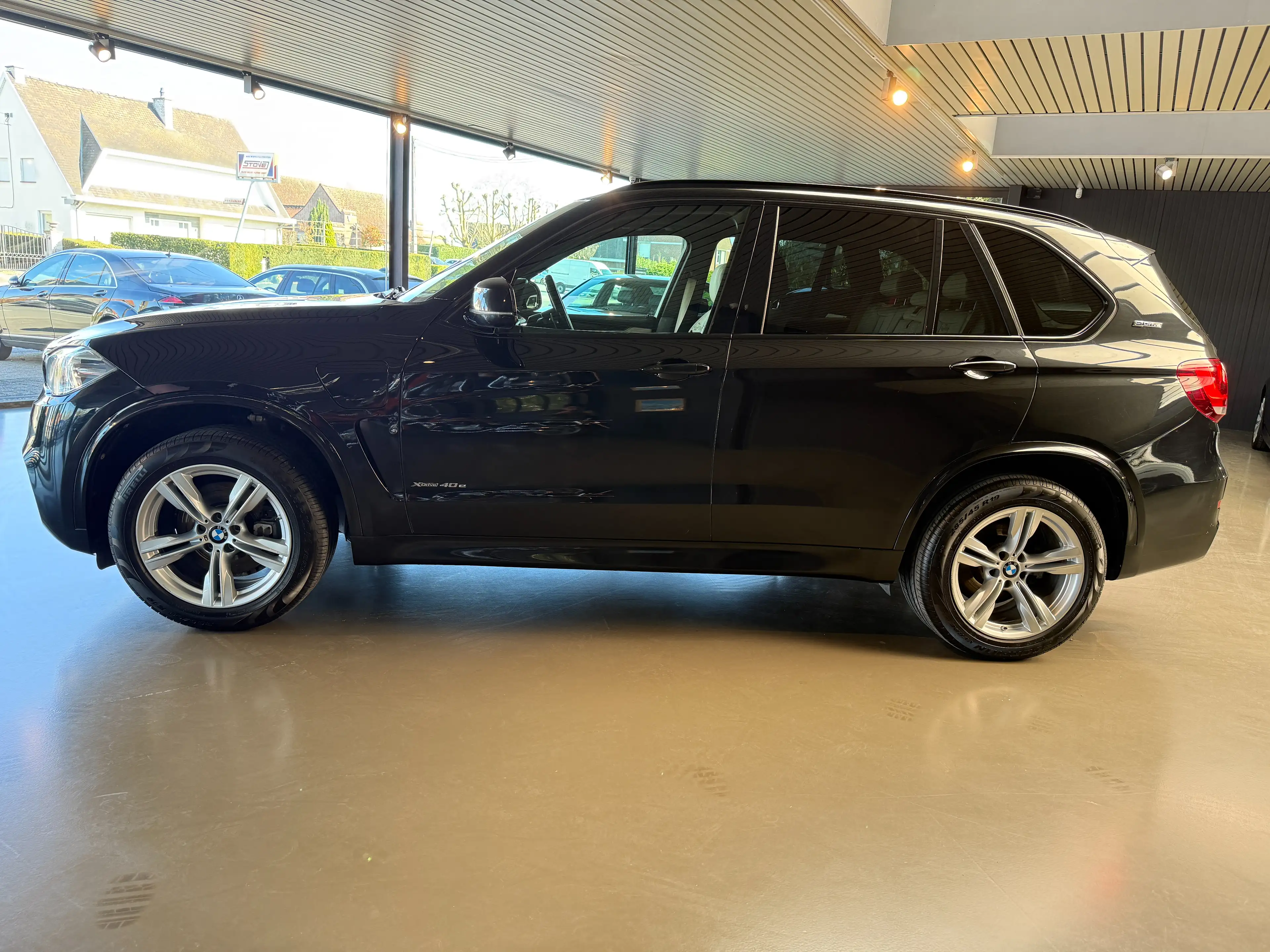 BMW X5 40e — photo 5