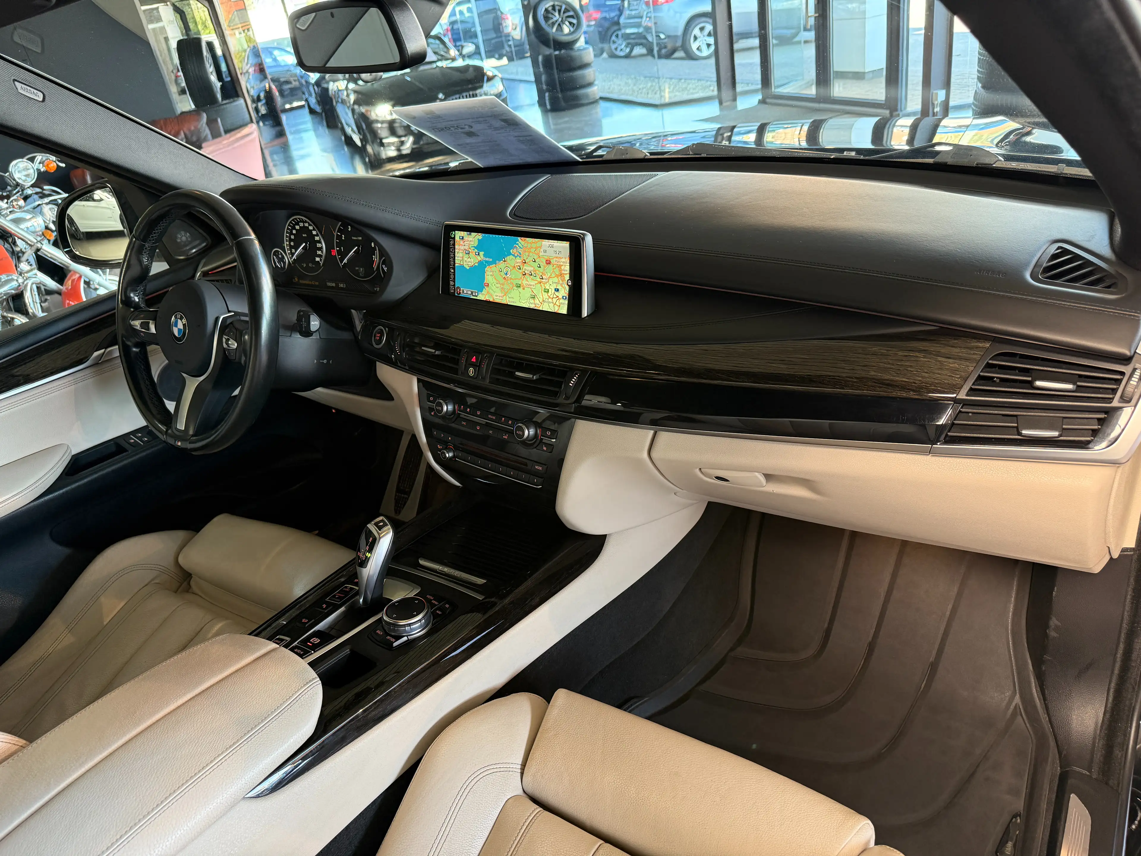 BMW X5 40e — photo 9
