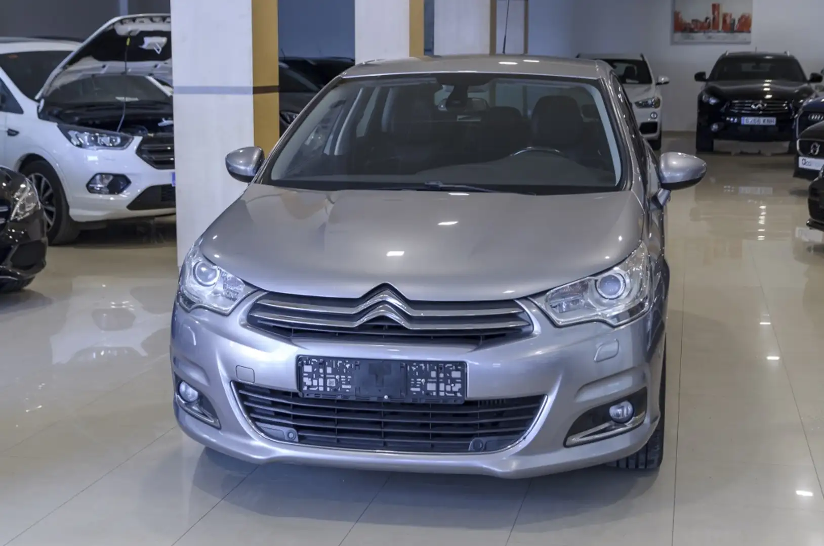 Citroen C4 BlueHDi 150 6v Shine Gris - 2