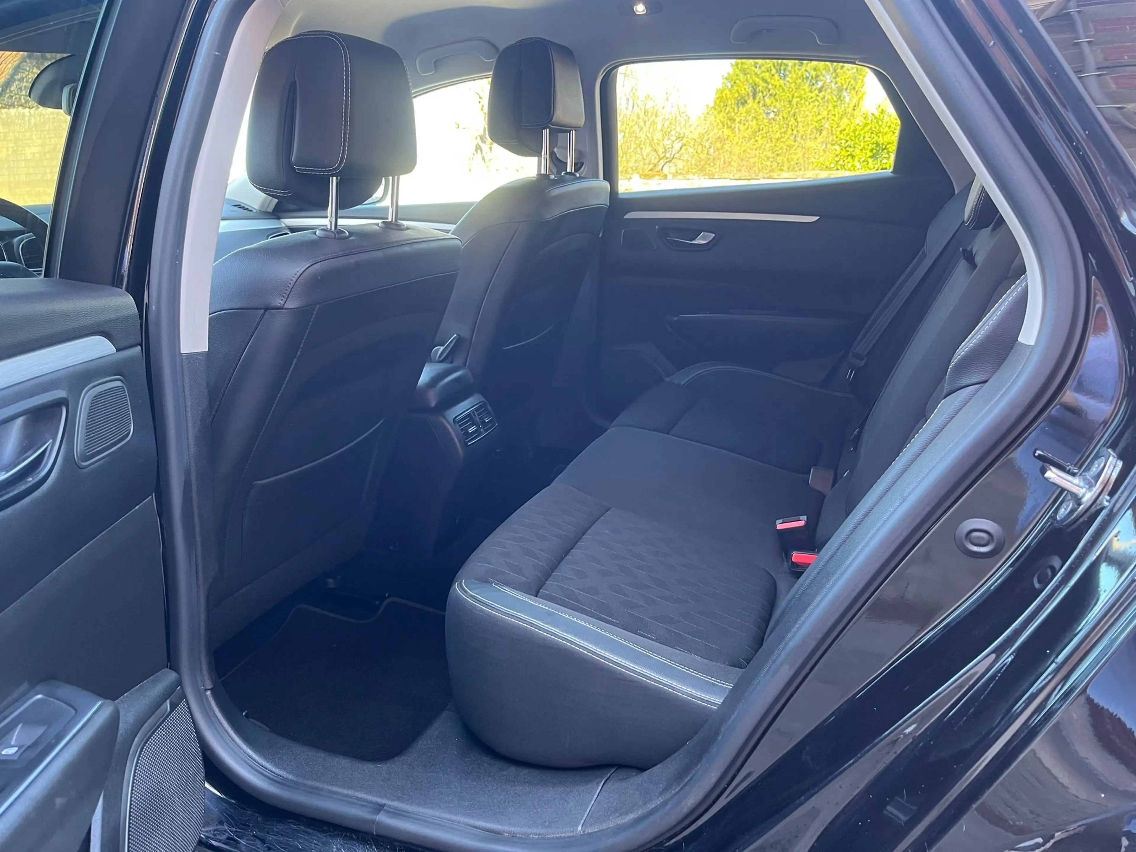 Renault Talisman 1.7 BluedCi Limited ***CLIM/CAMERA/GPS/CARPLAY*** — photo 11