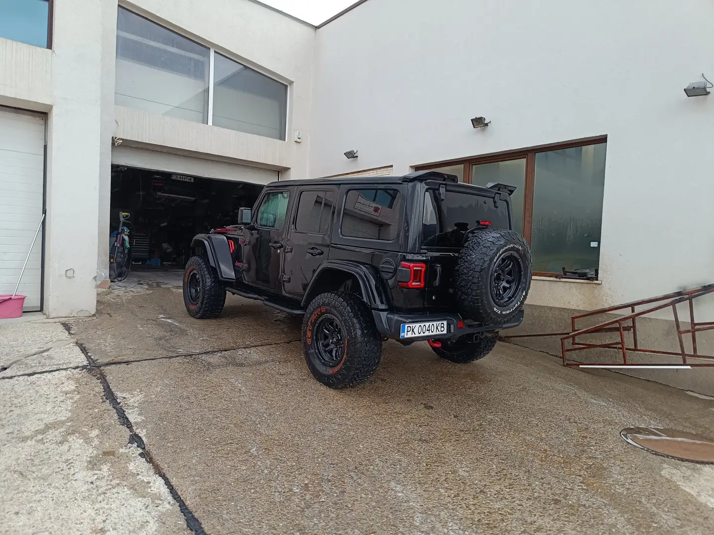 Jeep Wrangler JL Rubicon 3.6 V6 Zwart - 2