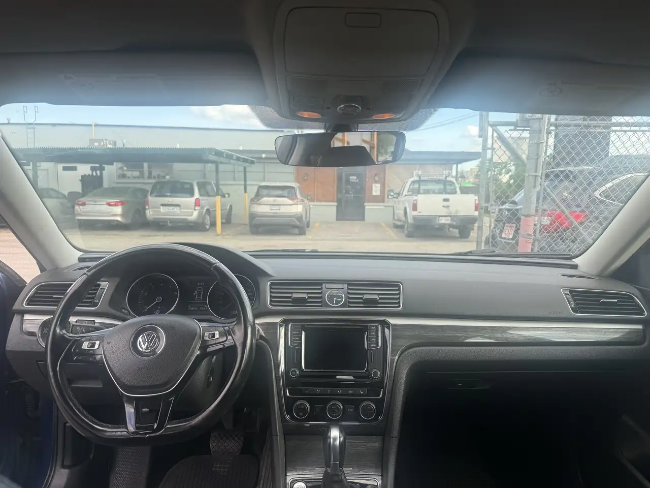 Volkswagen Passat photo Volkswagen Passat