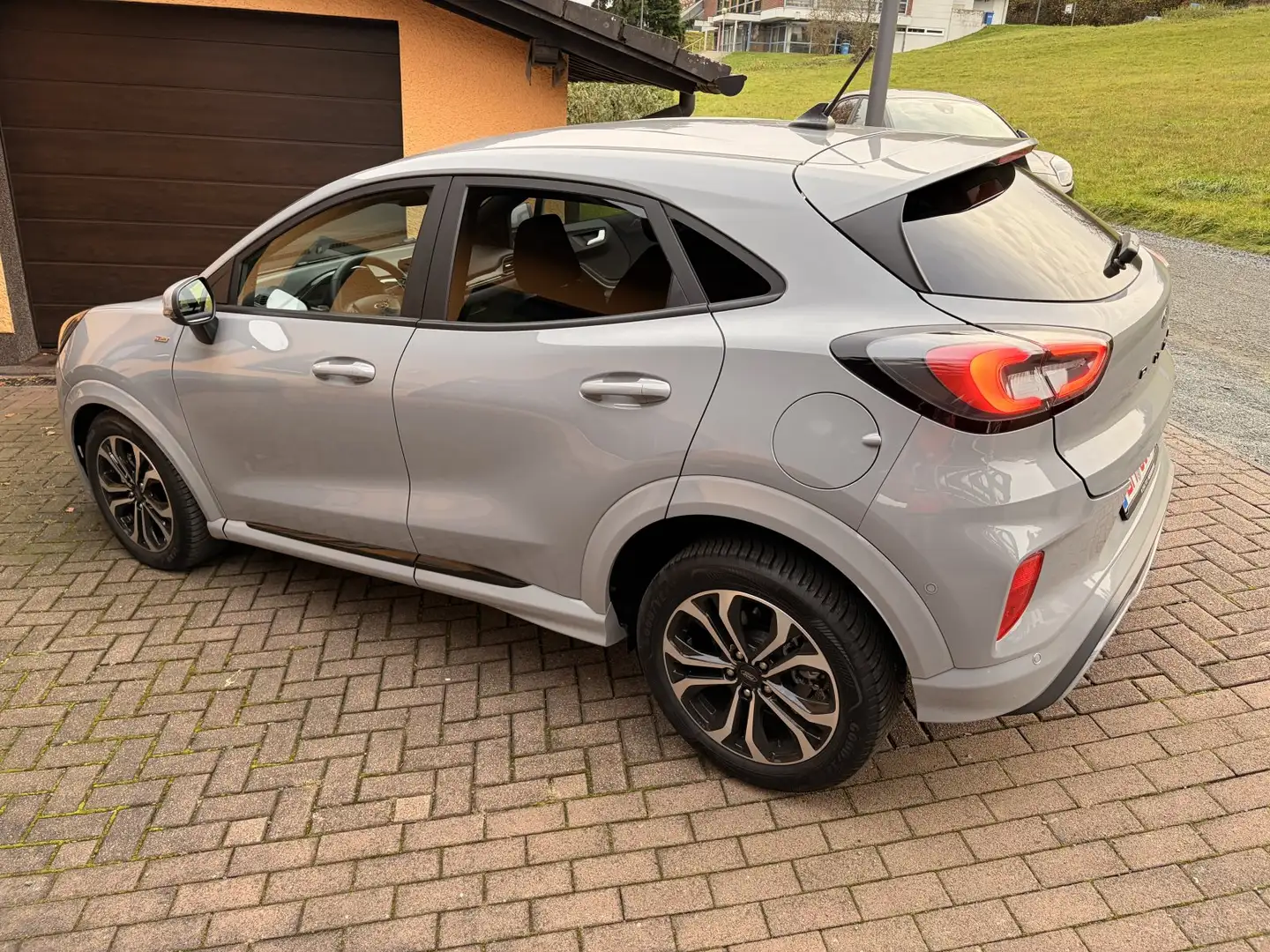 Ford Puma Puma  ST-Line Autom. NEU mit Tageszulassung ohne K Grau - 2