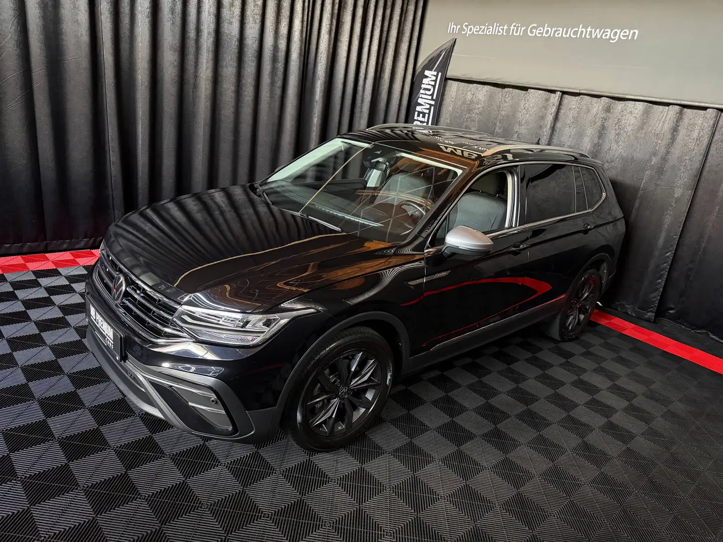 Volkswagen Tiguan Allspace Life *LED*VIRTUAL-COCKPIT*ACC*AHK* Schwarz - 1