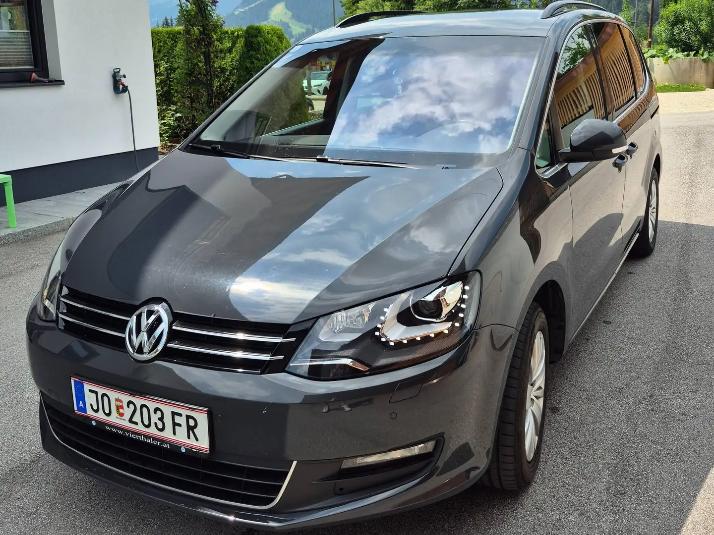 Volkswagen Sharan Sharan Karat BMT 2,0 TDI DPF 4Motion Karat Grau - 1