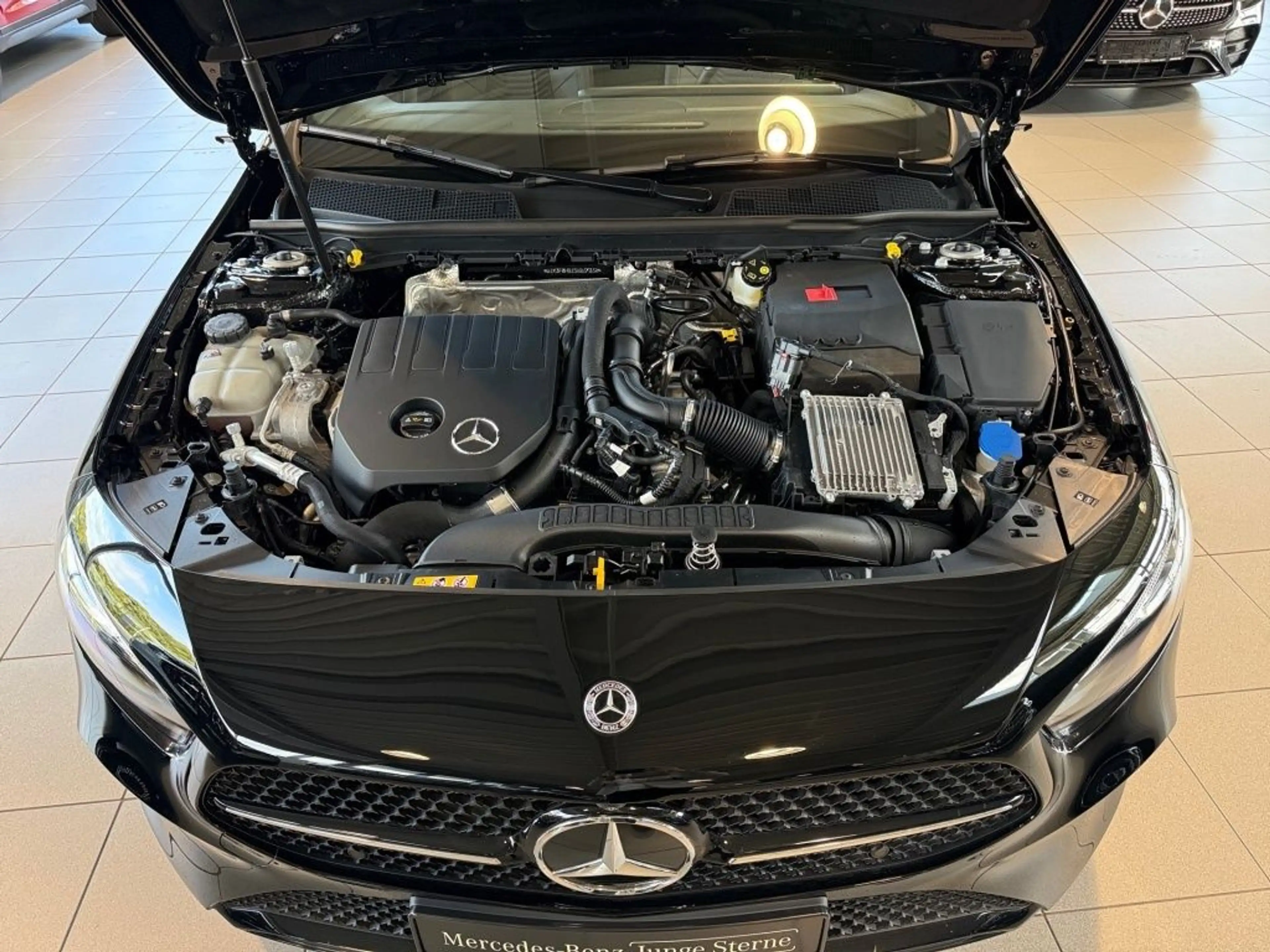 Mercedes-Benz A 200 Carbon+MBUX+Memory+Night+Progressive+Mbeam — photo 5
