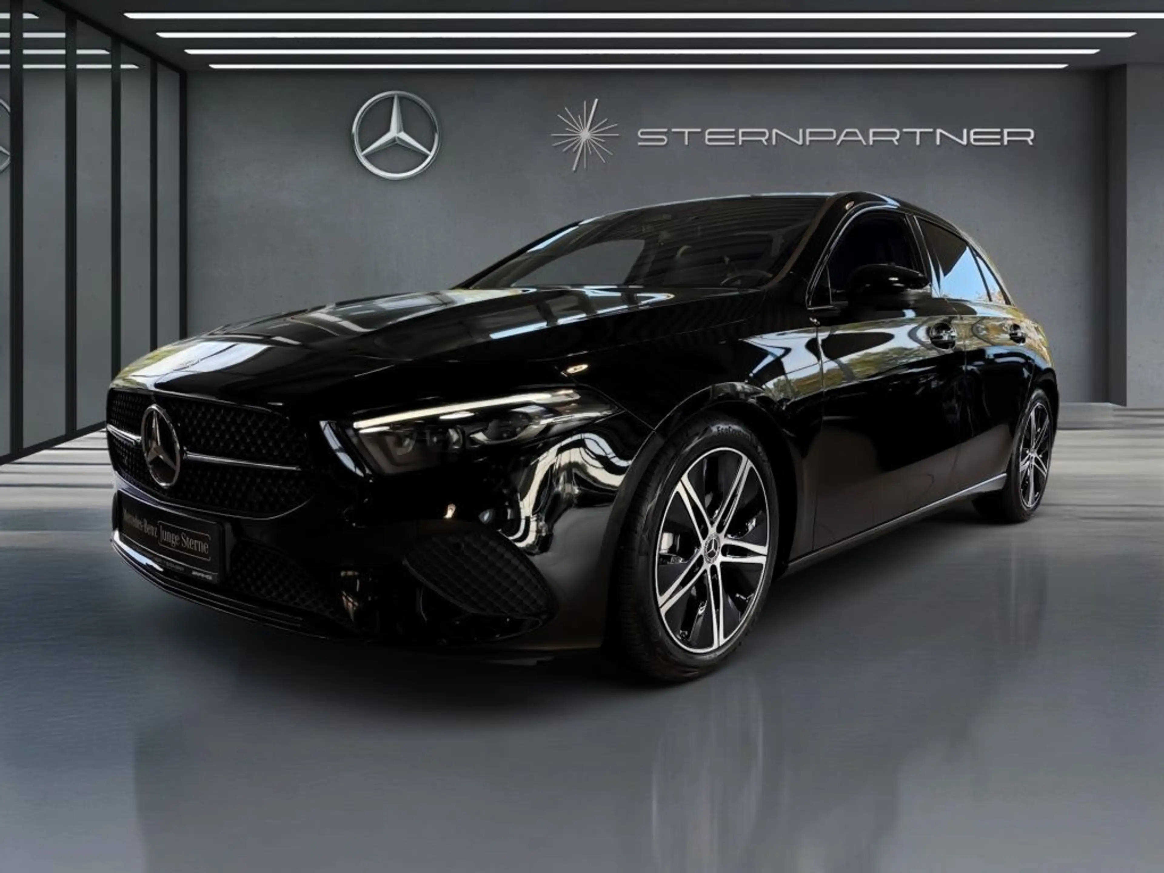 Mercedes-Benz A 200 Carbon+MBUX+Memory+Night+Progressive+Mbeam