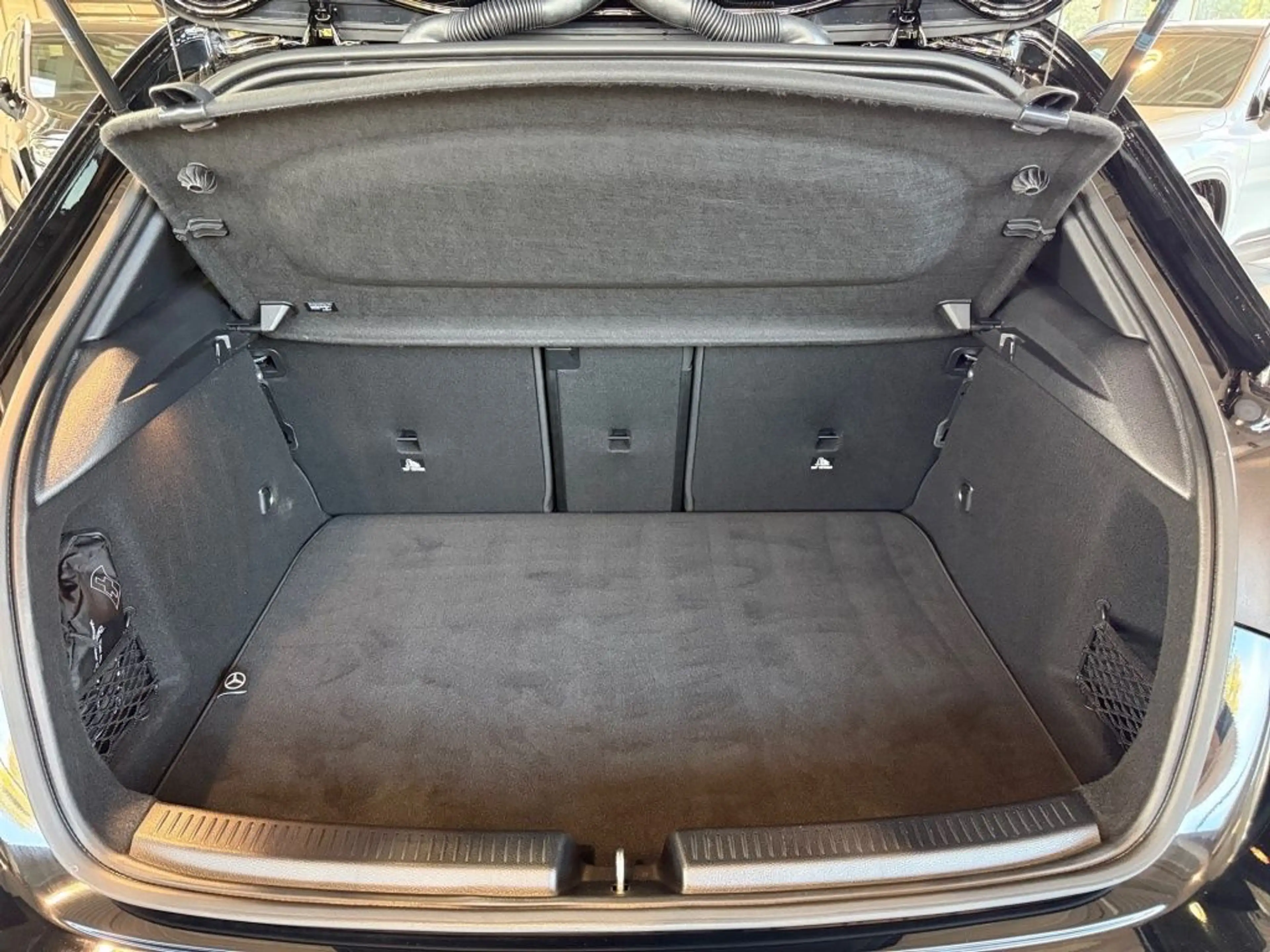 Mercedes-Benz A 200 Carbon+MBUX+Memory+Night+Progressive+Mbeam — photo 10