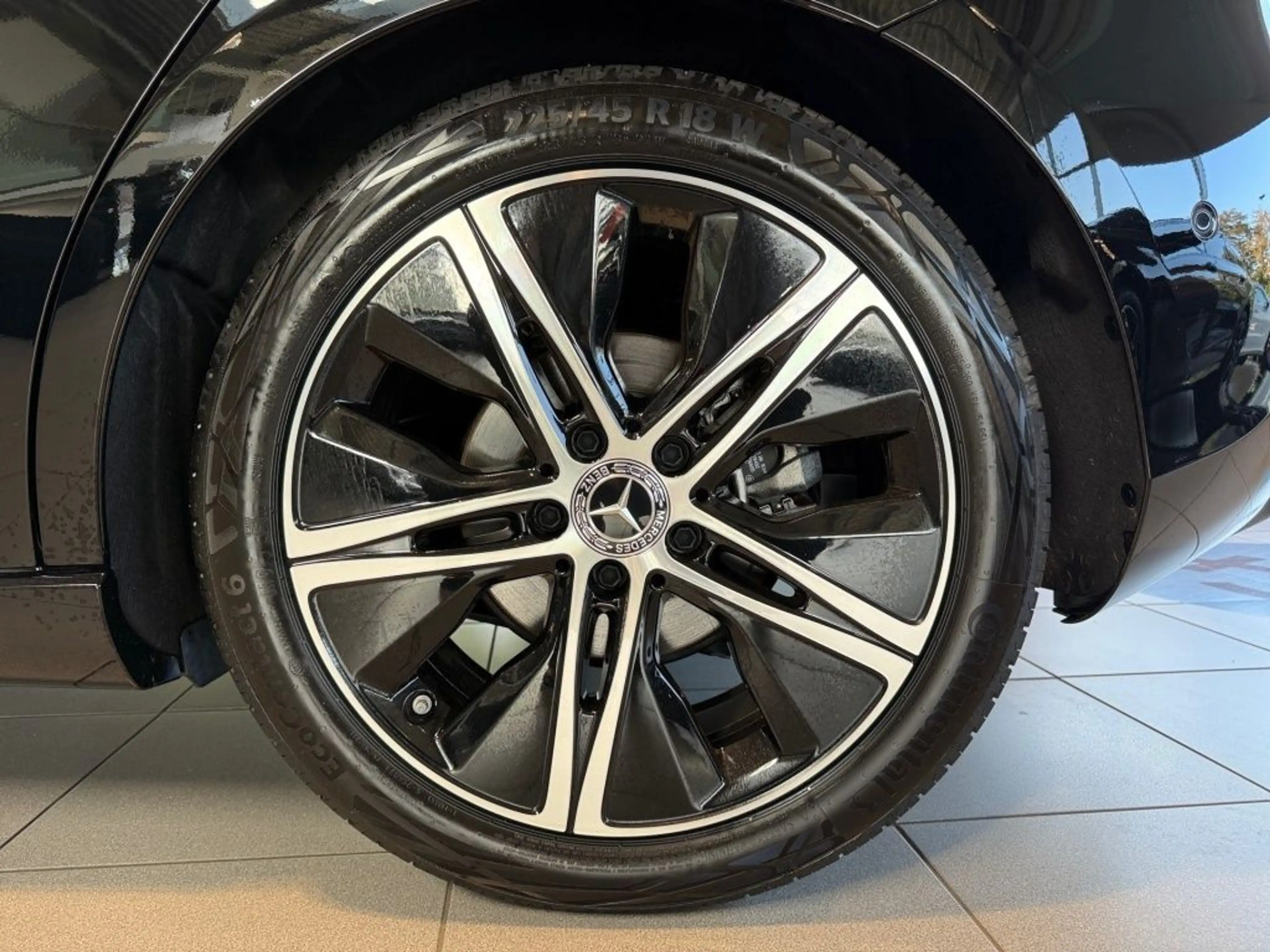 Mercedes-Benz A 200 Carbon+MBUX+Memory+Night+Progressive+Mbeam — photo 3