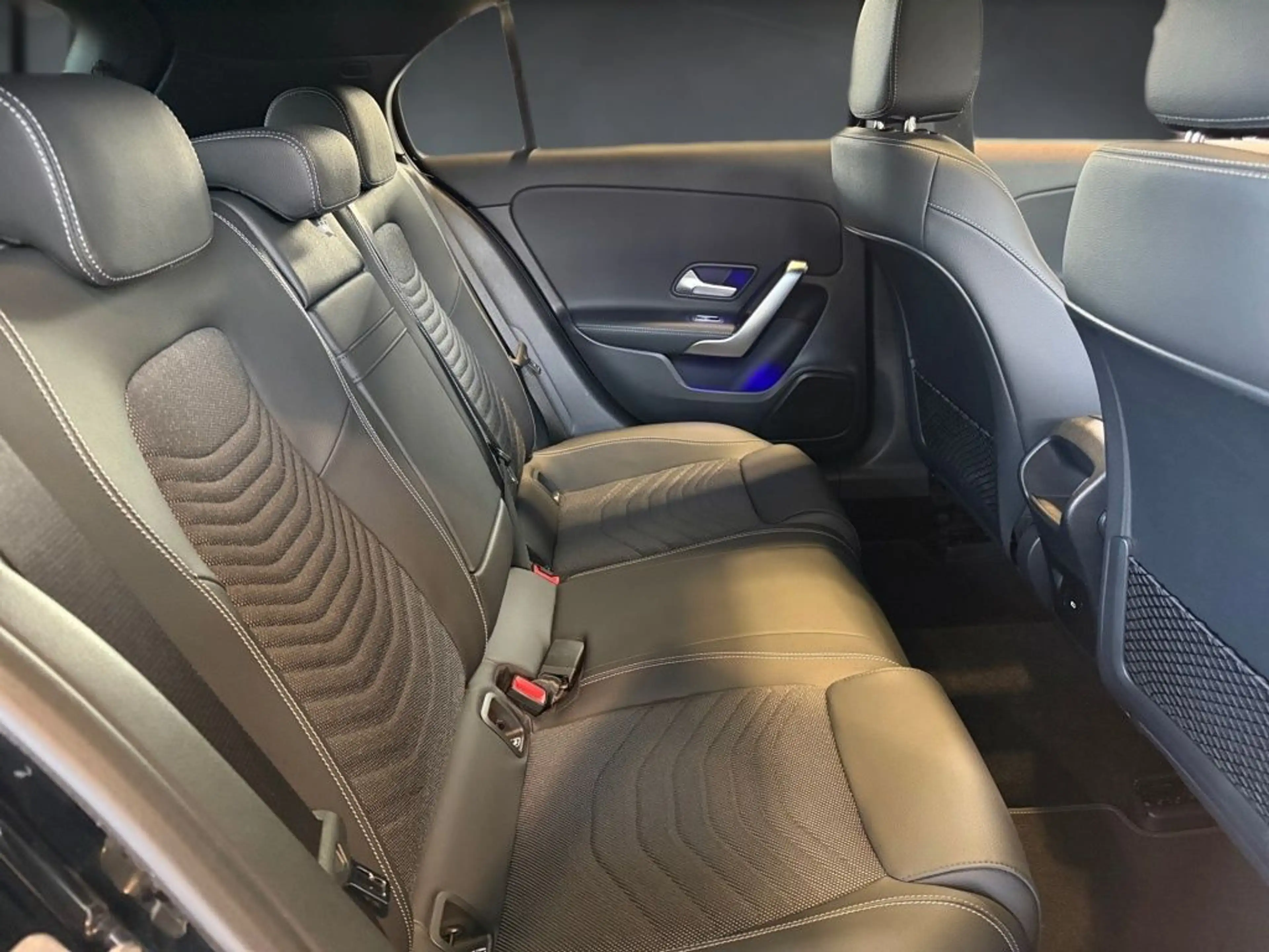 Mercedes-Benz A 200 Carbon+MBUX+Memory+Night+Progressive+Mbeam — photo 14
