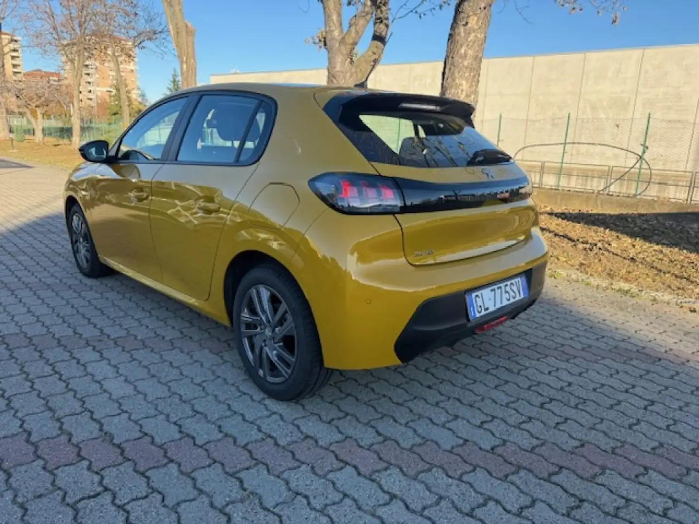 Peugeot 208 BlueHDi 100 Stop&Start 5 porte Active Pack Giallo - 2