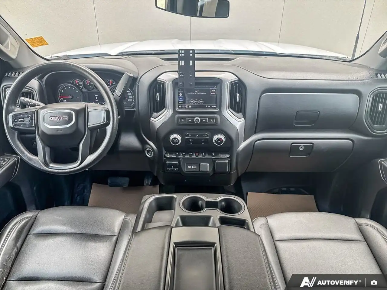 GMC Sierra 3500HD снимка GMC Sierra 3500HD