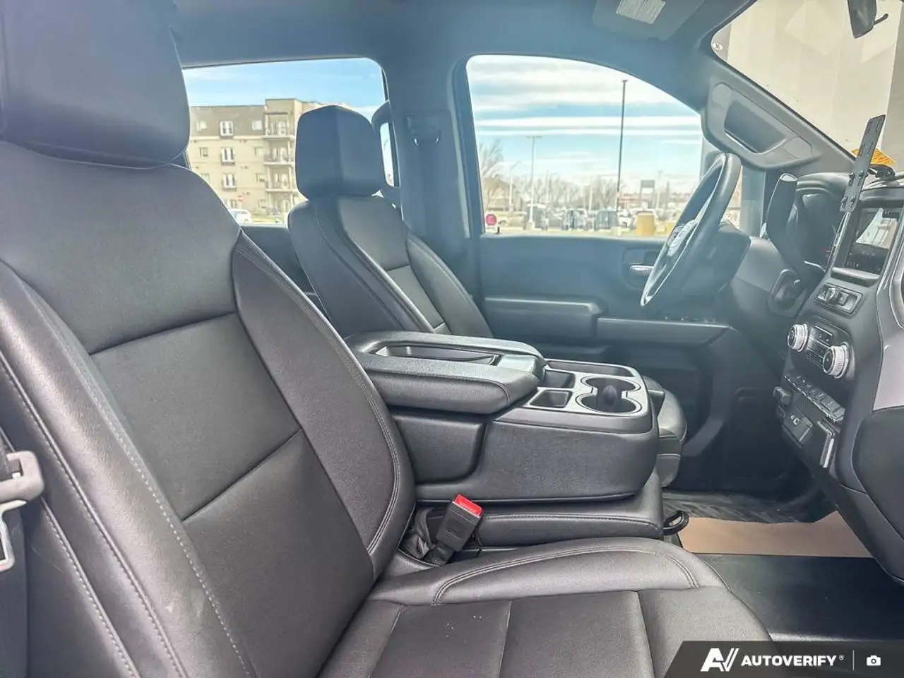GMC Sierra 3500HD снимка GMC Sierra 3500HD