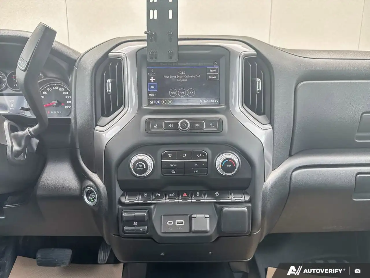 GMC Sierra 3500HD снимка GMC Sierra 3500HD