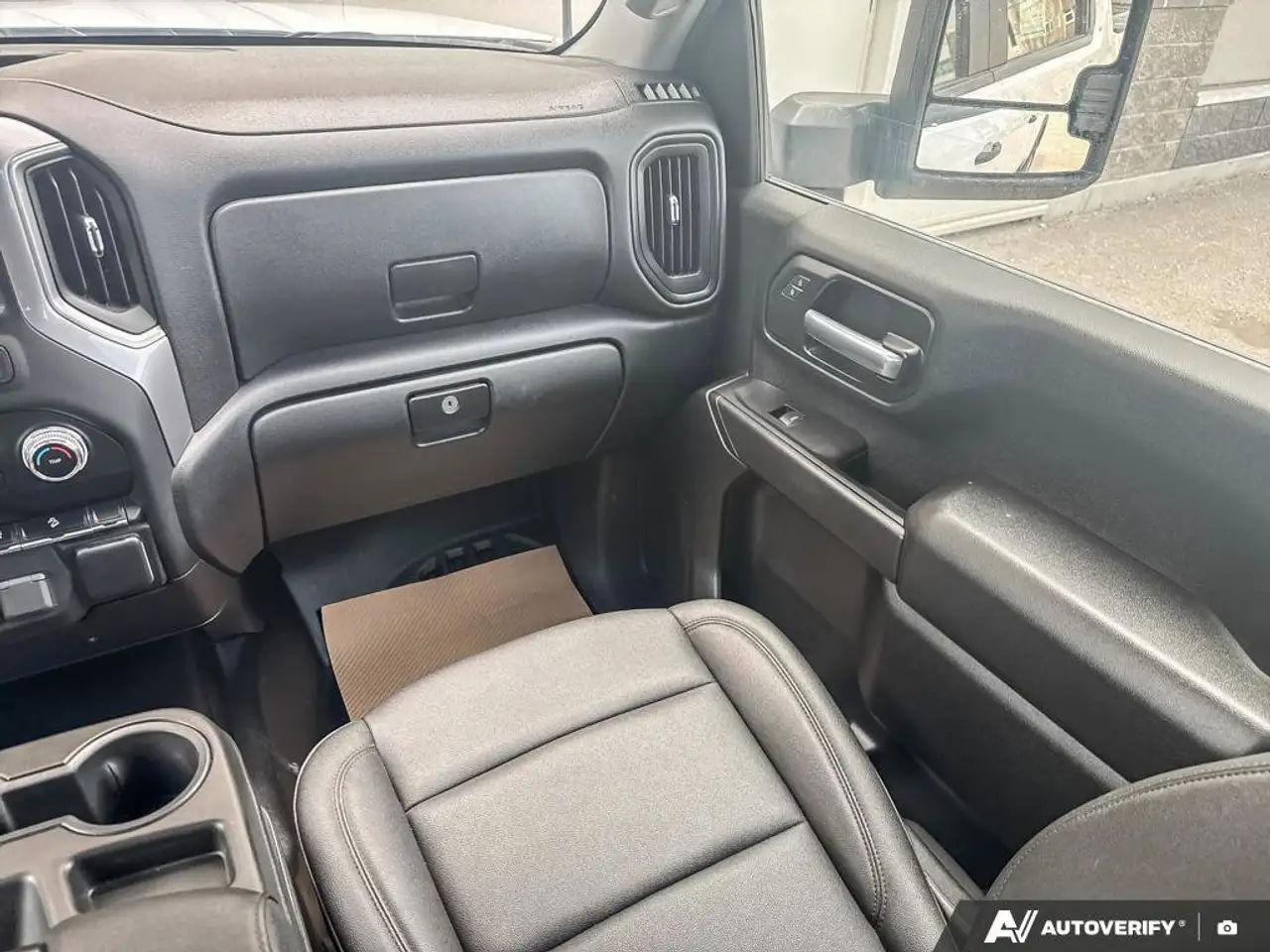 GMC Sierra 3500HD снимка GMC Sierra 3500HD
