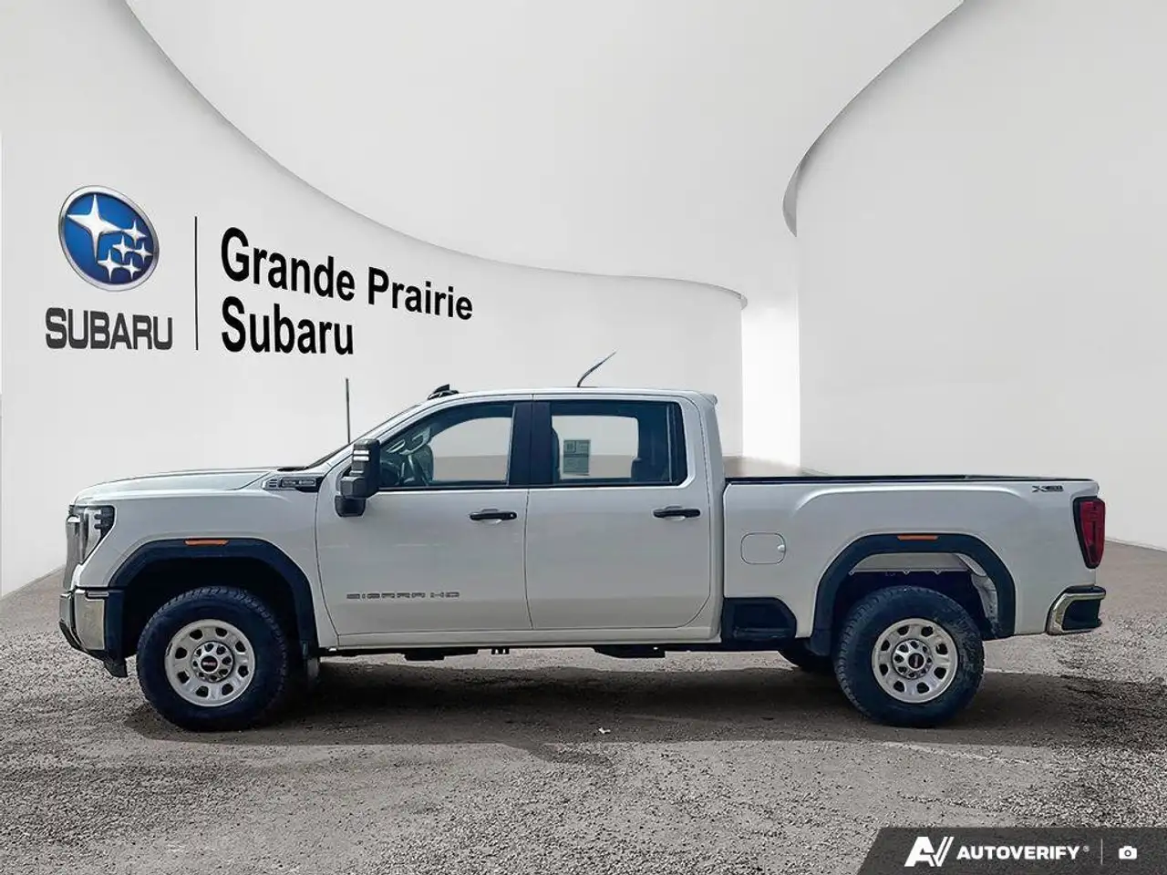 GMC Sierra 3500HD снимка GMC Sierra 3500HD