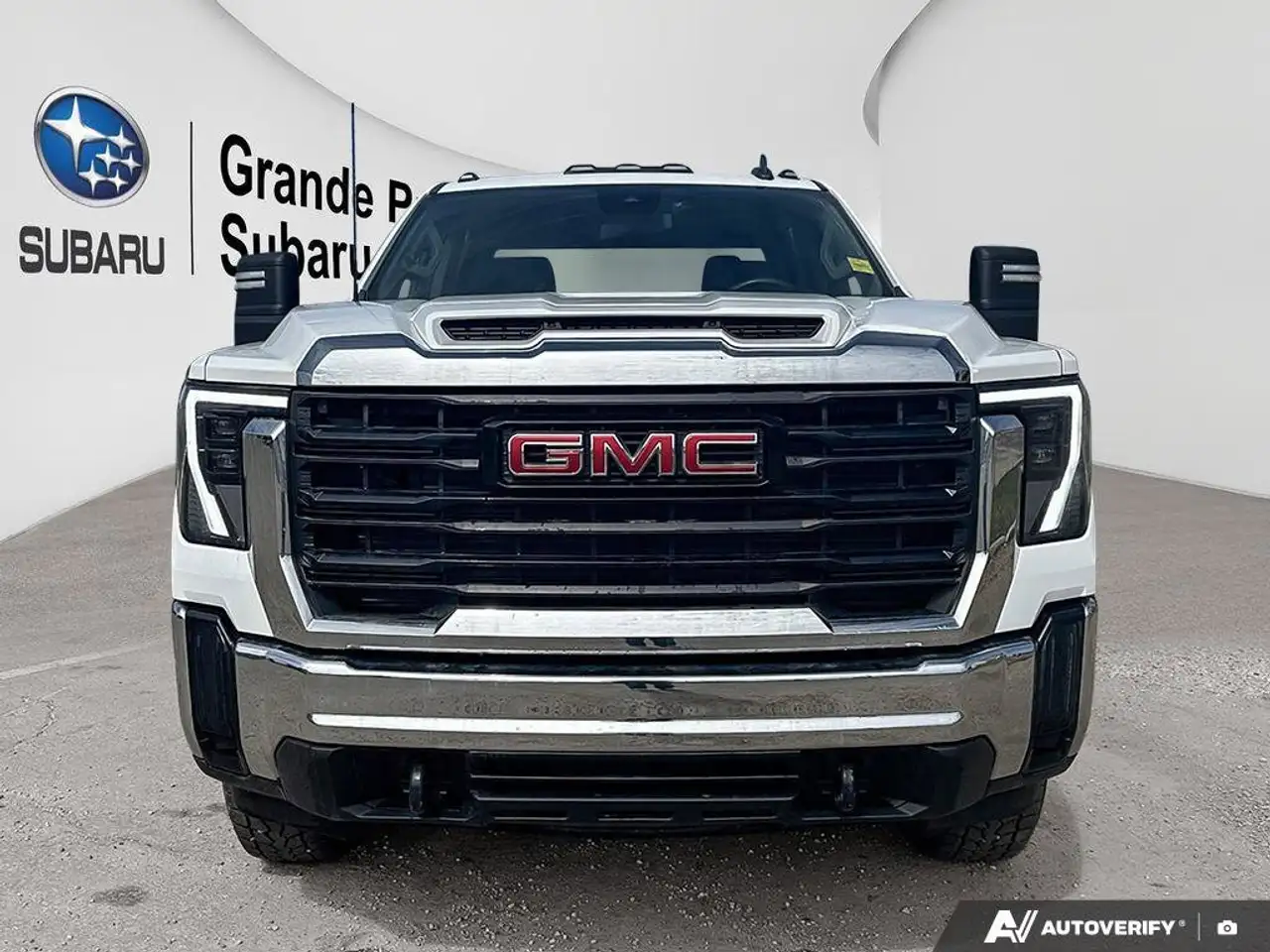 GMC Sierra 3500HD снимка GMC Sierra 3500HD