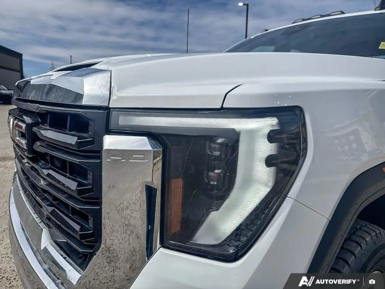 GMC Sierra 3500HD снимка GMC Sierra 3500HD