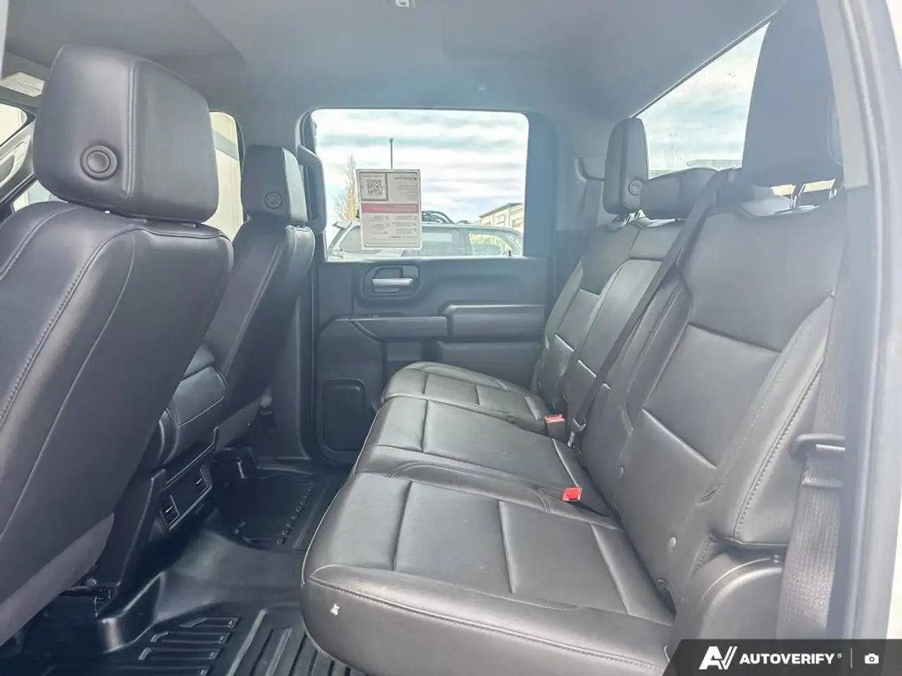 GMC Sierra 3500HD снимка GMC Sierra 3500HD