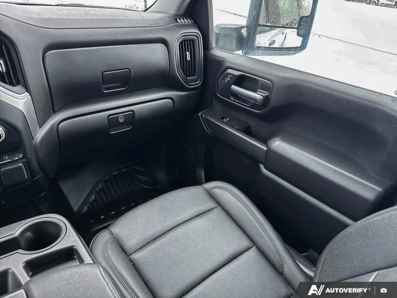 GMC Sierra 3500HD снимка GMC Sierra 3500HD