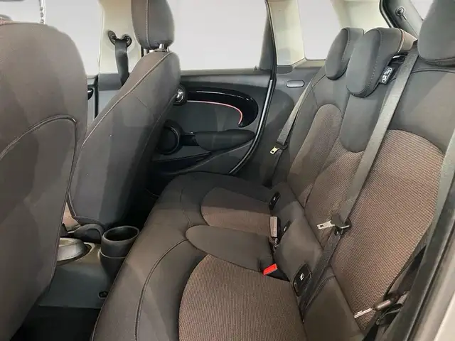 Mini Hatch view 8