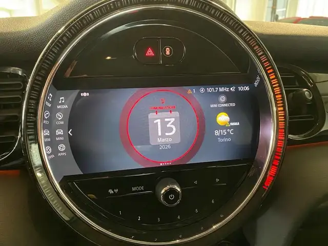 Mini Hatch view 10