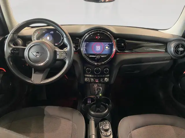 Mini Hatch view 6