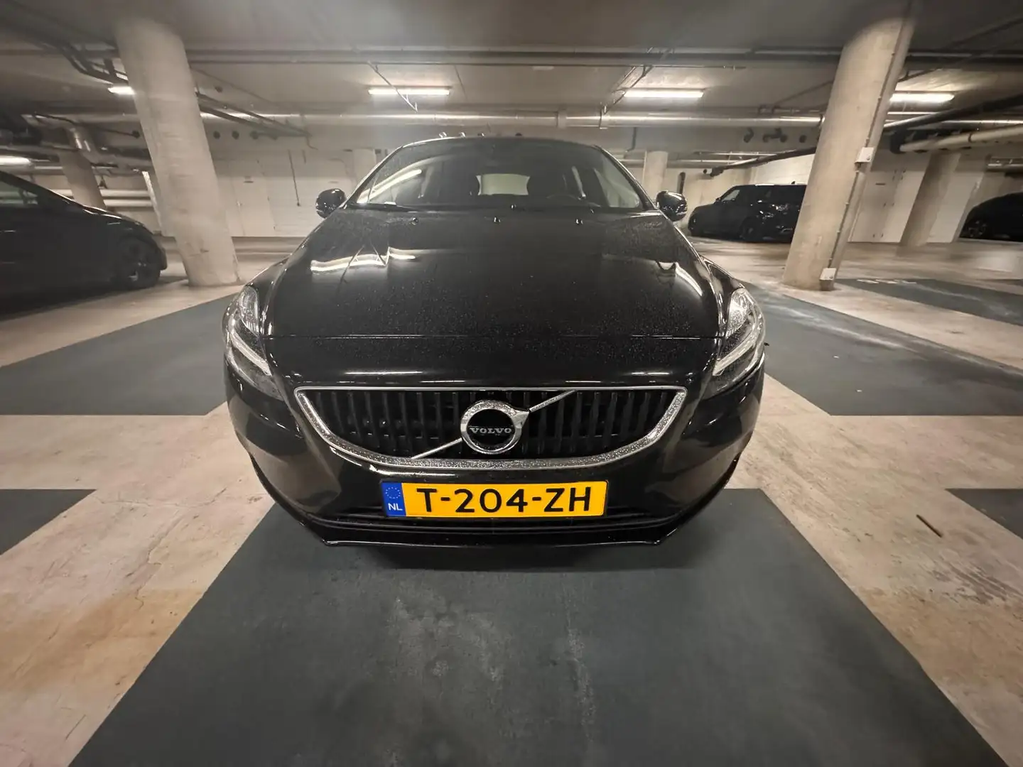 Volvo V40 V40 2.0 T2 Inscription Zwart - 1