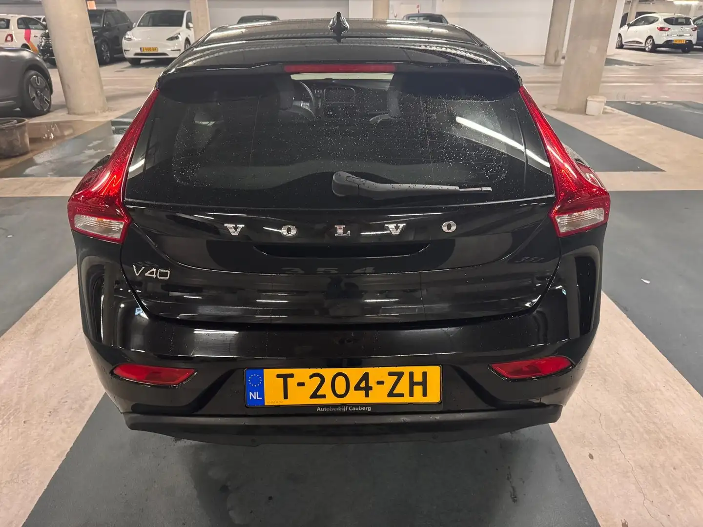 Volvo V40 V40 2.0 T2 Inscription Zwart - 2