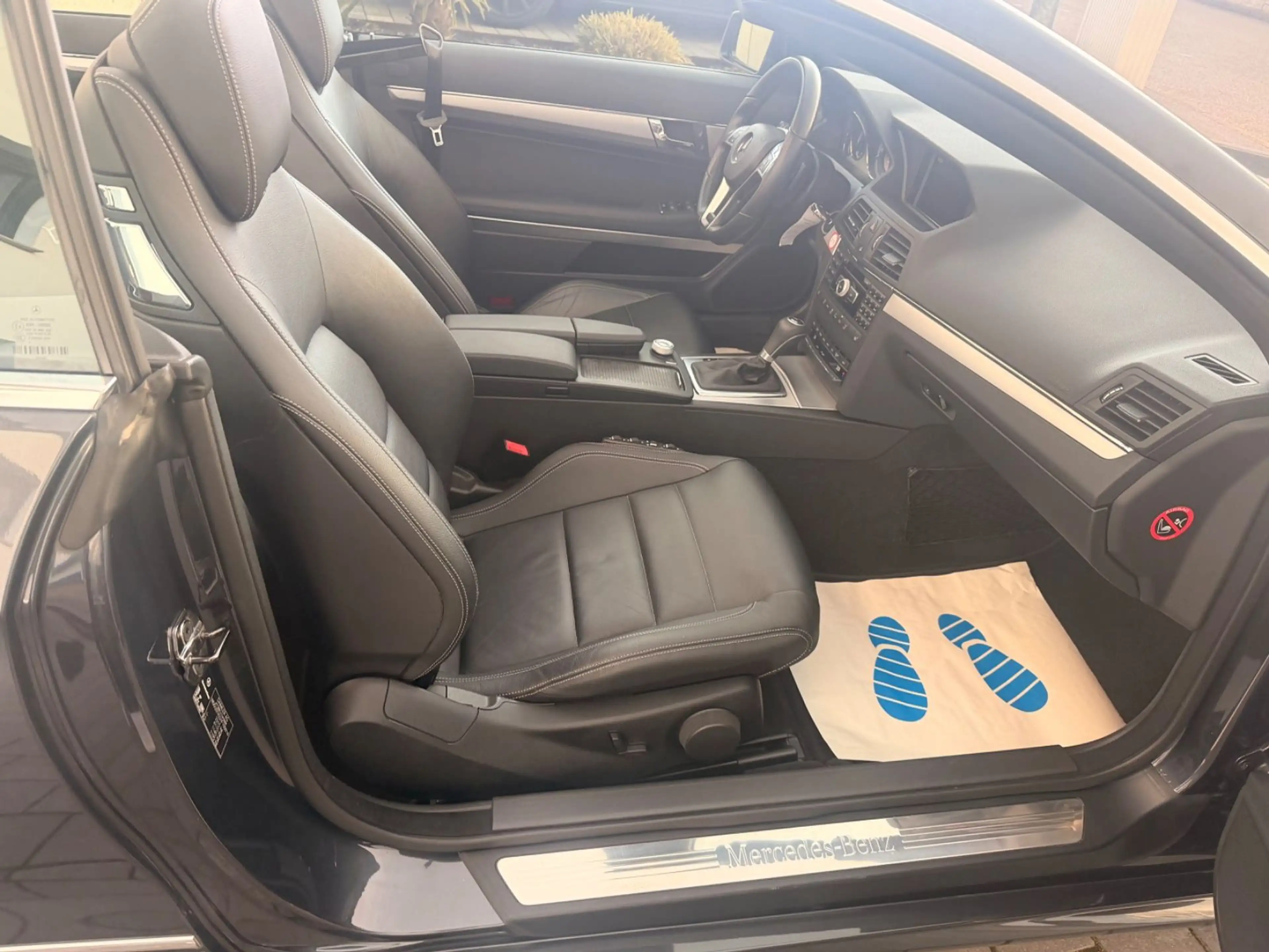 Mercedes-Benz E 350 CDI Cabrio Avantgarde AMG Paket — photo 11