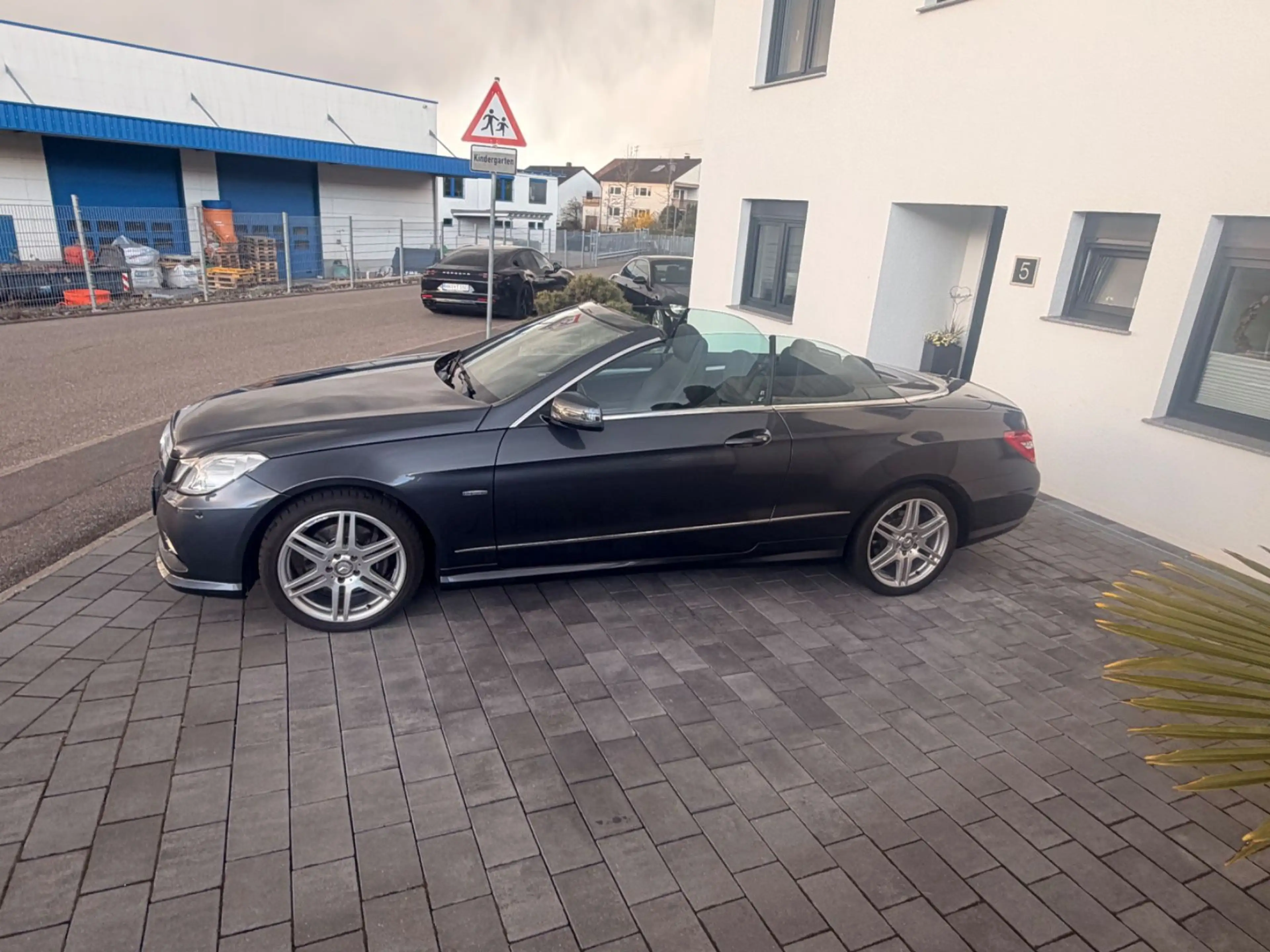 Mercedes-Benz E 350 CDI Cabrio Avantgarde AMG Paket — photo 4