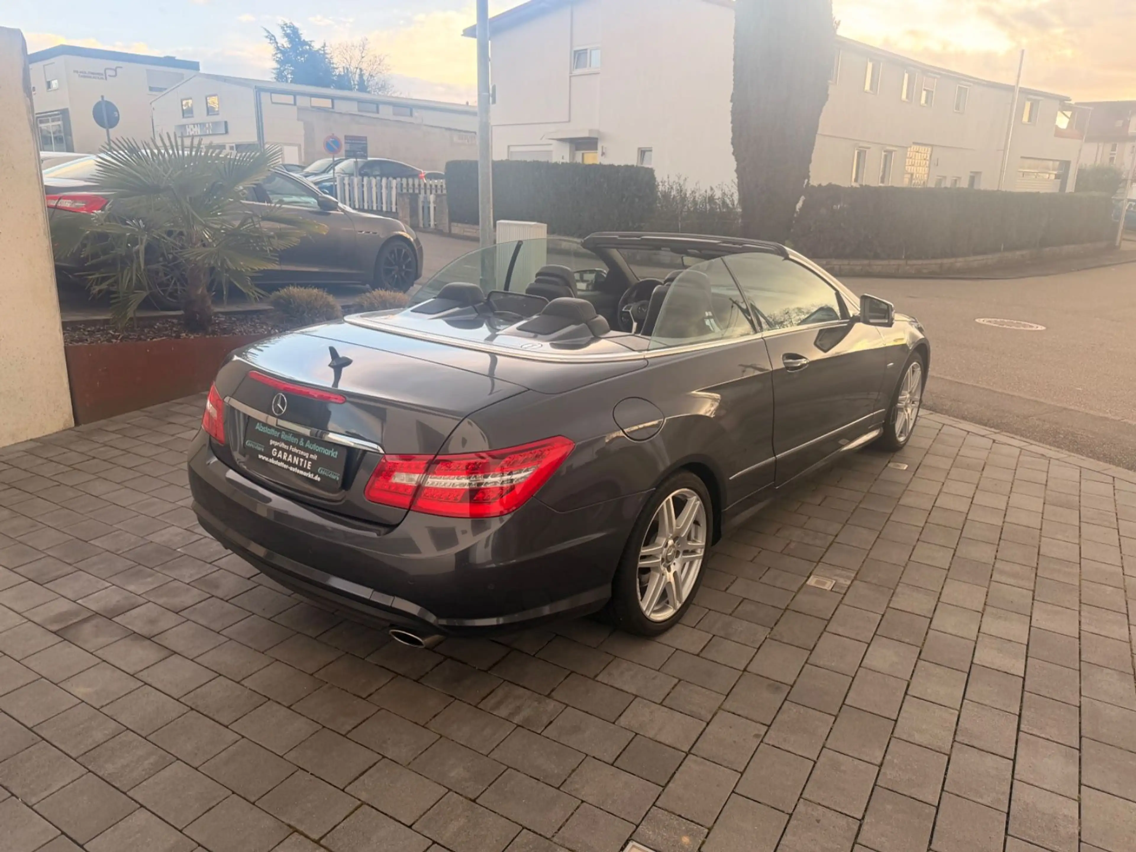 Mercedes-Benz E 350 CDI Cabrio Avantgarde AMG Paket — photo 2