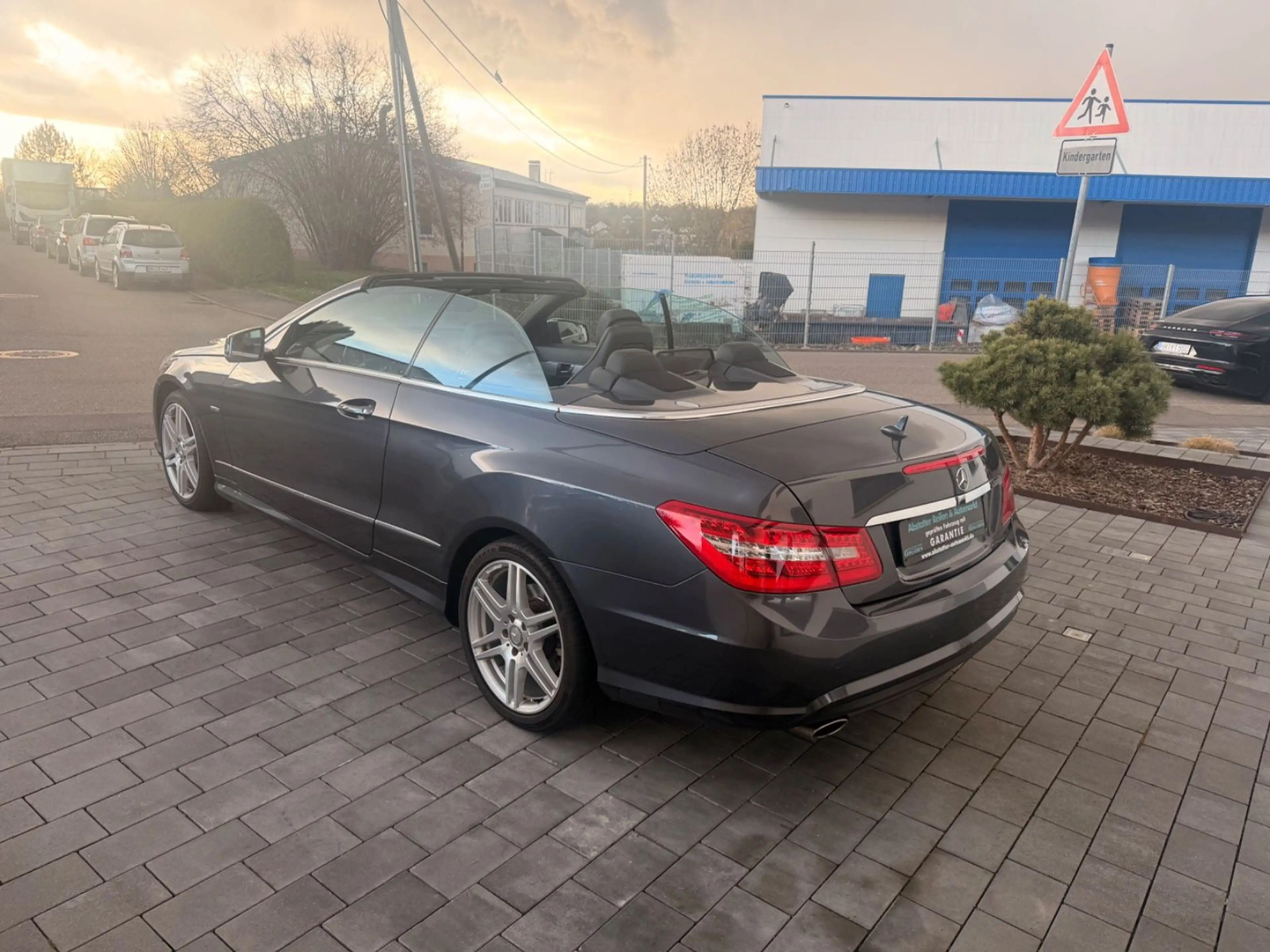 Mercedes-Benz E 350 CDI Cabrio Avantgarde AMG Paket — photo 3