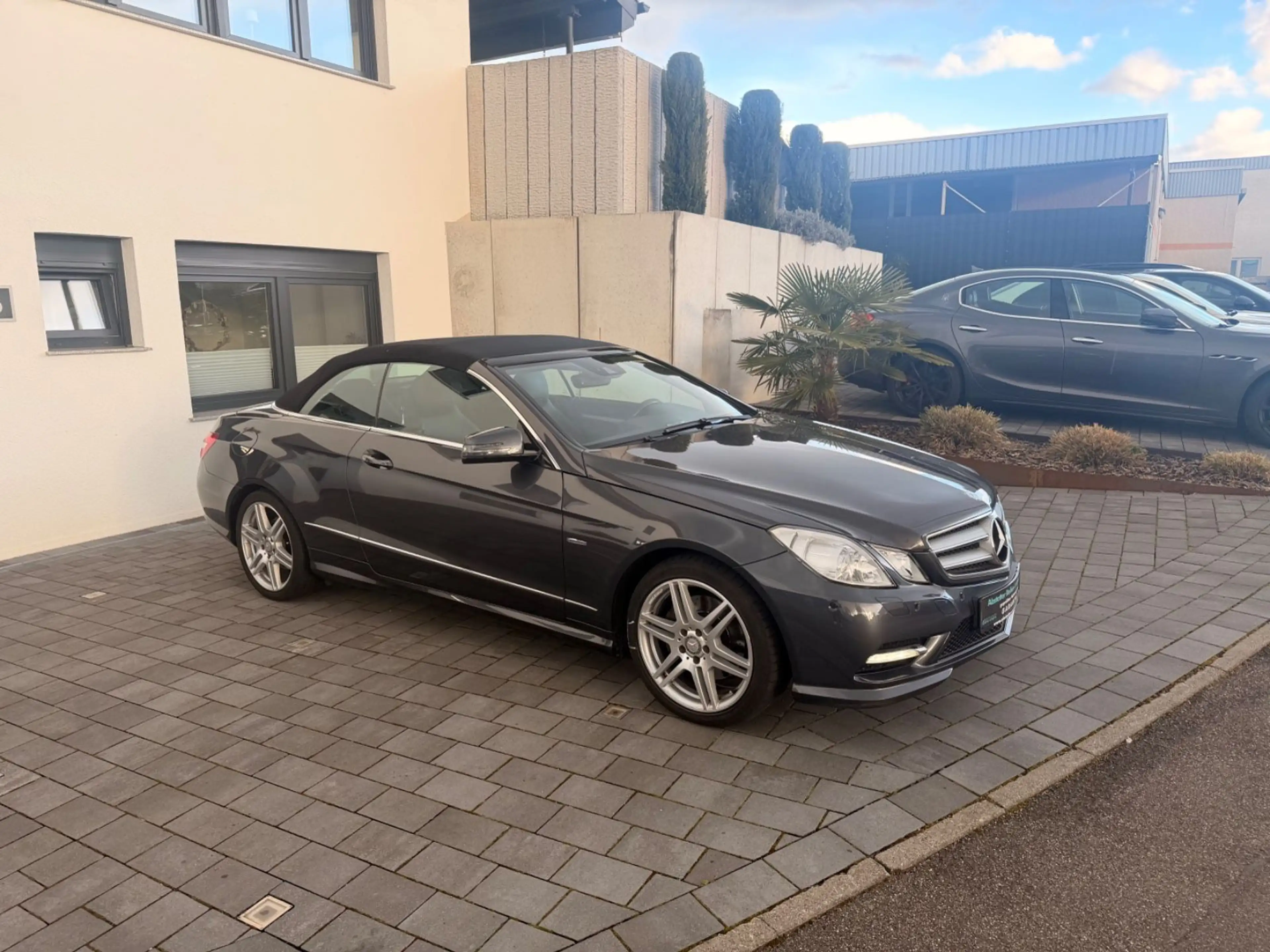 Mercedes-Benz E 350 CDI Cabrio Avantgarde AMG Paket — photo 5