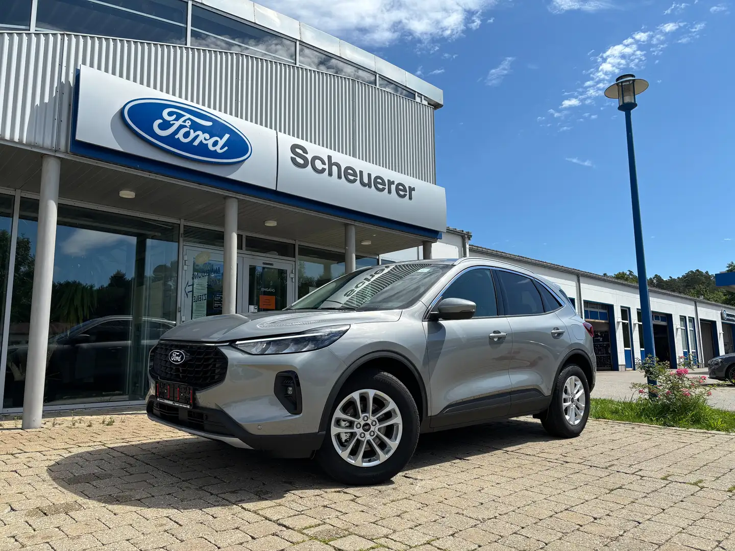 Ford Kuga Titanium Silber - 1
